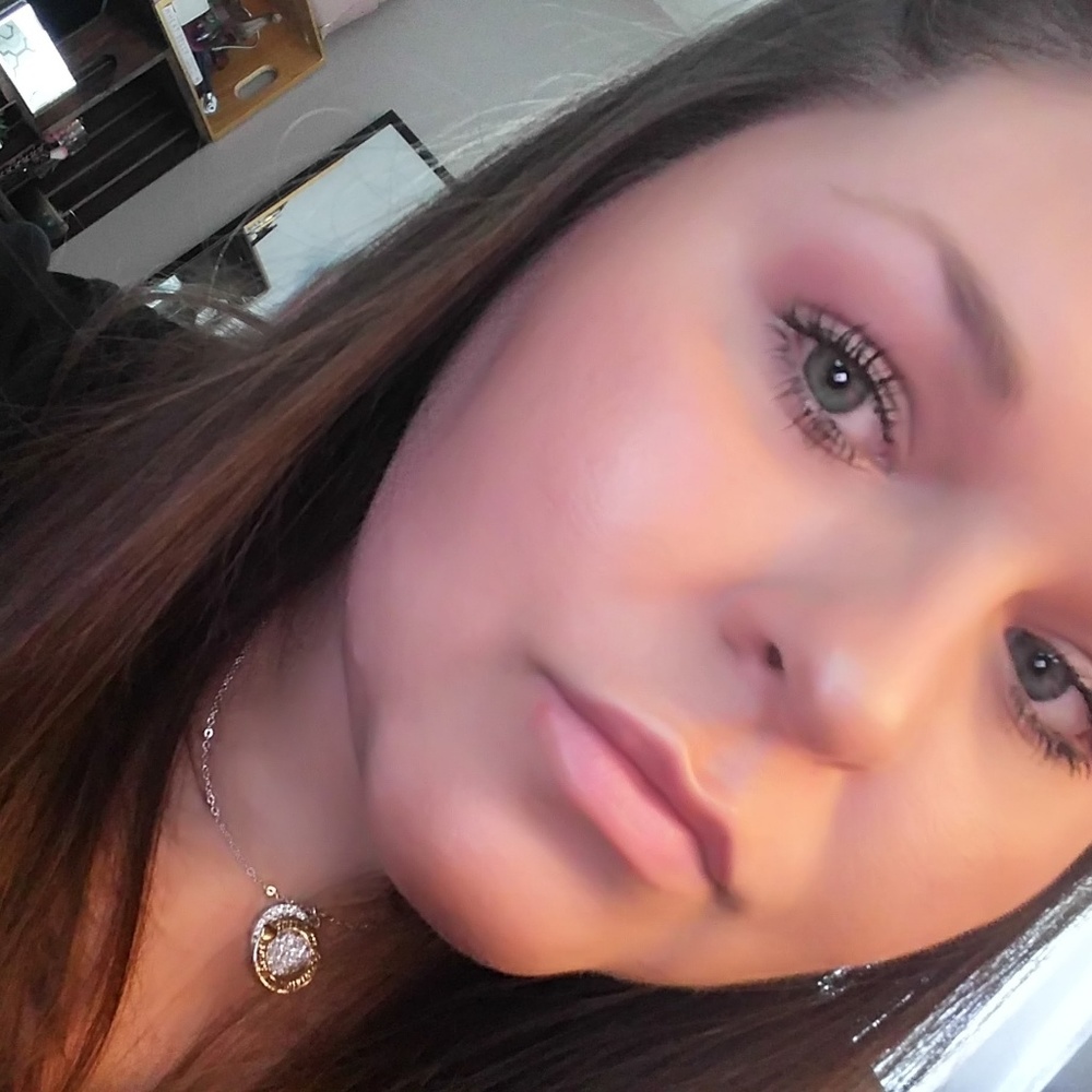 Meet your Posher, Gabby